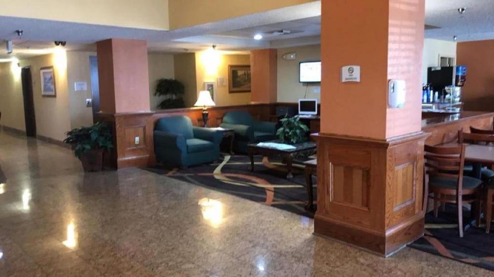 Quality Inn & Suites 머스코지 외부 사진